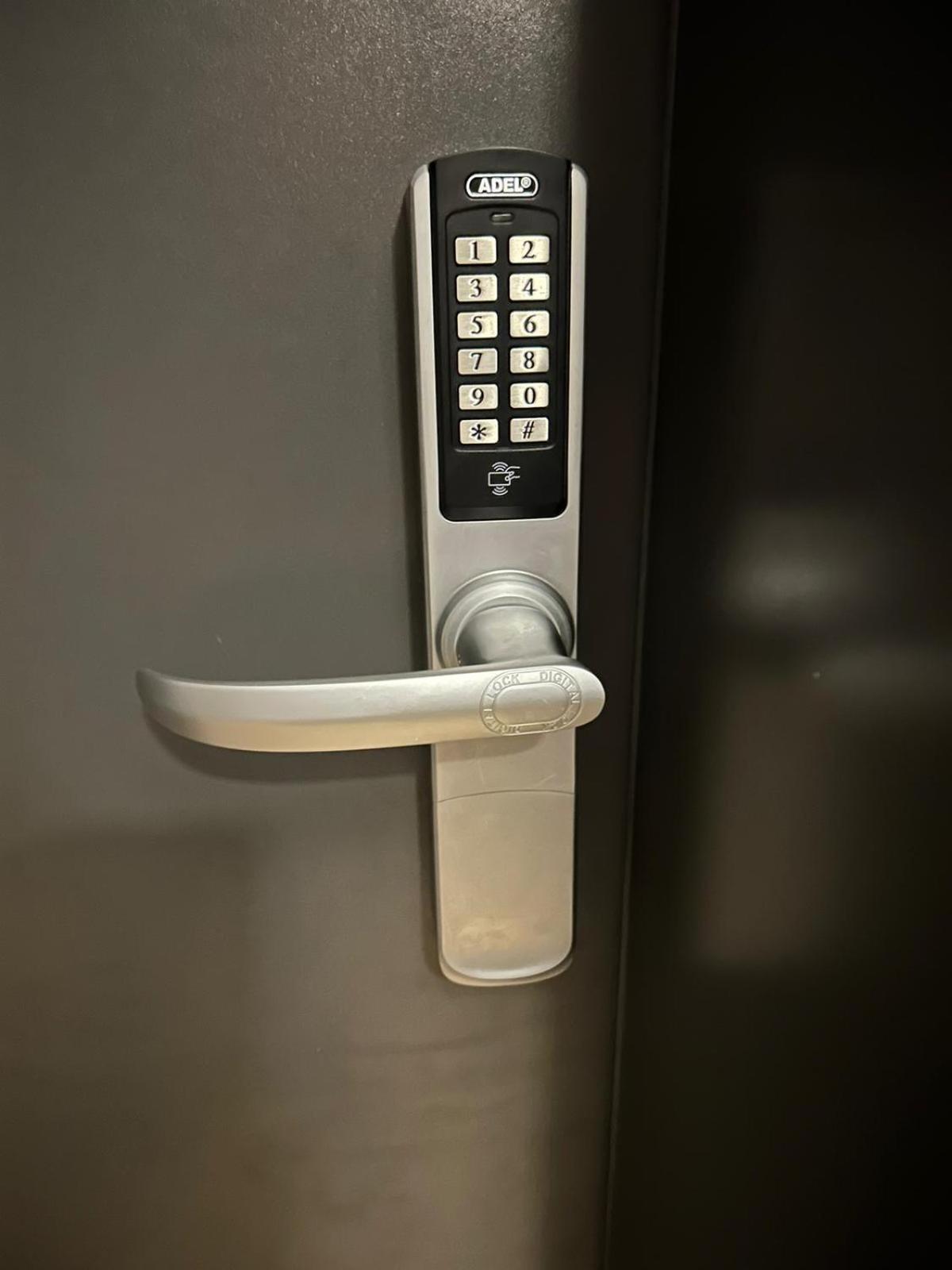 Urban Space Apartament 80 - Free Parking Вроцлав Экстерьер фото